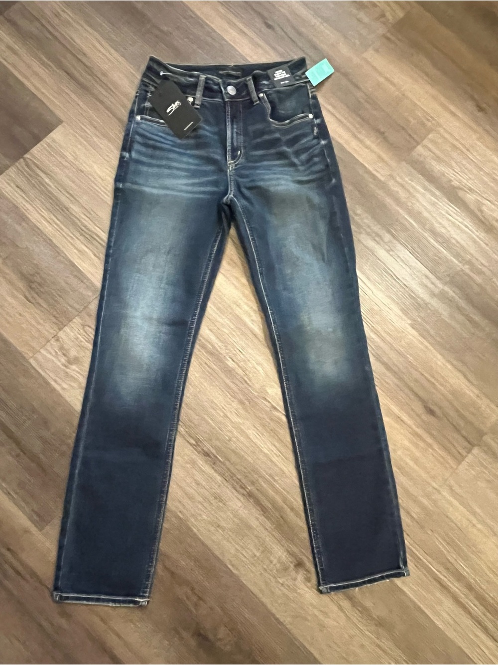 Women’s silver jeans, Avery curvy fit high-rise straight leg 27/29 NWT